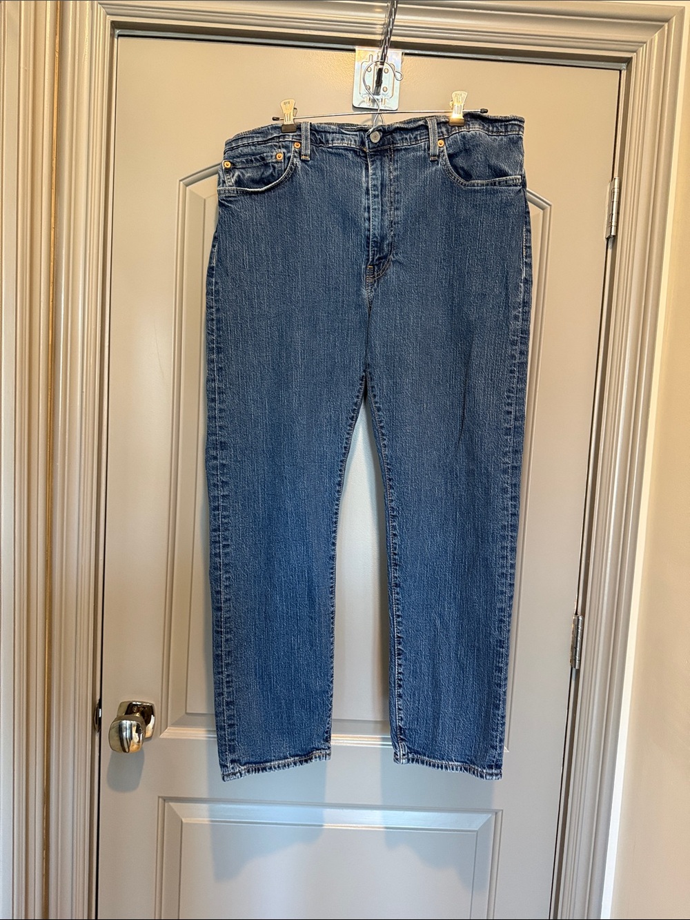 Levi's Men's Straight Jeans in Medium Blue Denim